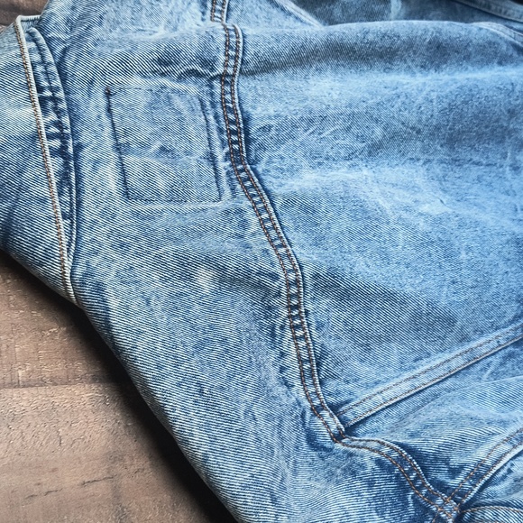 Vintage Levi's Made In The USA Acid Wash Denim Trucker  Jacket Sz Med Women - Picture 14 of 17